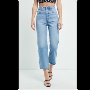 Levi's High Rise Ribcage Jean